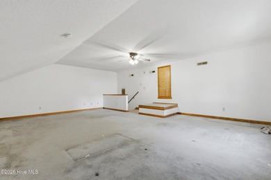 This is the deal of the Summer! 3 bedroom, 2.5 baths with a 2 - photo 29