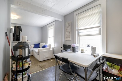 Exceptional investment opportunity in a highly convenient - photo 9