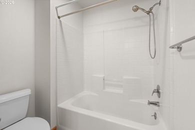 For easy and convenient living in downtown Vancouver, Washington - photo 21