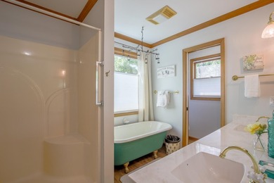 Live the lake lifestyle you've been dreaming of- water views and - photo 23
