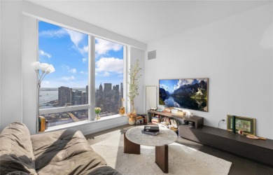 Lake Condo For Sale in New York (Manhattan), New York
