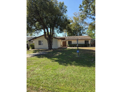 (private lake, pond, coastal) Home Sale Pending in Casselberry Florida
