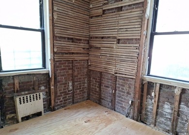 Co-op Style Home. This Home Features 2 Bedrooms, Full Bath, Lr & - photo 5