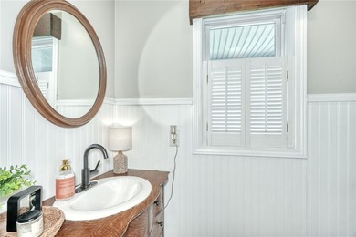 STYLE. SPACE. SERIOUS ENTERTAINING... inside & out! This isn't a - photo 18