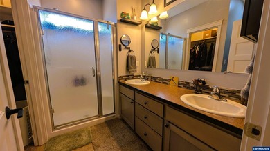 Accepted Offer with Contingencies. Beautifully appointed - photo 25