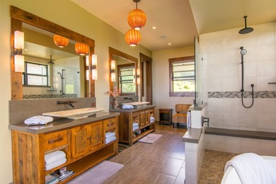 A truly rare offering in coveted Keokea. This exceptional - photo 27
