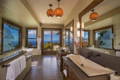 A truly rare offering in coveted Keokea. This exceptional - photo 28