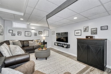 STYLE. SPACE. SERIOUS ENTERTAINING... inside & out! This isn't a - photo 31