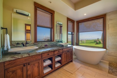 A truly rare offering in coveted Keokea. This exceptional - photo 32