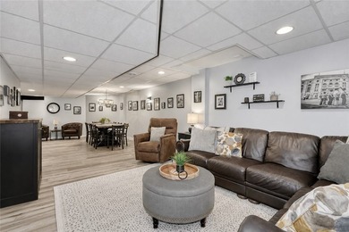 STYLE. SPACE. SERIOUS ENTERTAINING... inside & out! This isn't a - photo 33