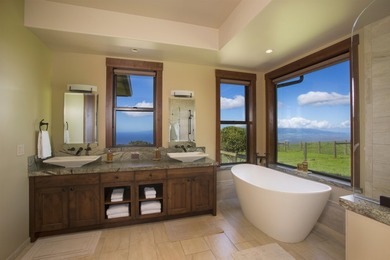 A truly rare offering in coveted Keokea. This exceptional - photo 33
