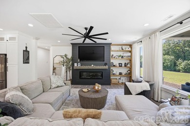 2023 build, sitting on 4.77 acres this 4BR, 3.5BA home blends - photo 9