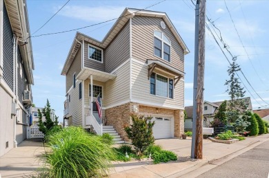 (private lake, pond, coastal) Home Sale Pending in Baldwin New York