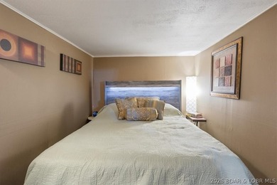 Welcome to your lake retreat! This darling cabin is in a quiet - photo 11