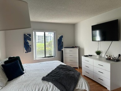 Beautiful corner unit condo in first floor 2-bed / 2-bath unit - photo 12