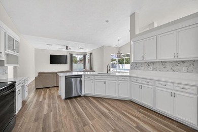 Welcome to your private Florida retreat in the highly desirable - photo 14