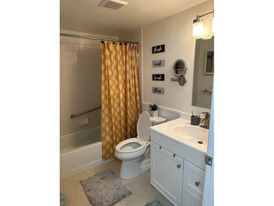 Beautiful corner unit condo in first floor 2-bed / 2-bath unit - photo 16