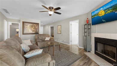 Outstanding lakeview condo in a beautifully maintained - photo 3