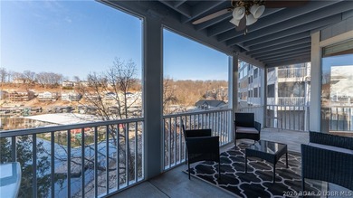 Outstanding lakeview condo in a beautifully maintained - photo 8