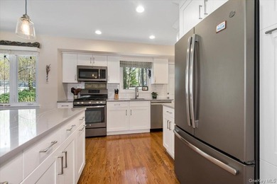 Just right on every front: super tasteful, renovated 3 bedroom 1 - photo 9