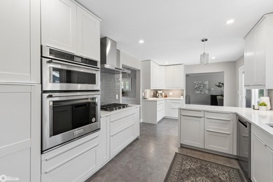 Enjoy the best of country-style living with the convenience of - photo 18