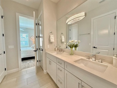 Built in 2020 and ideally located just two blocks from the ocean - photo 28