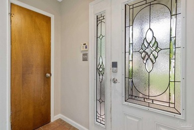 Discover the perfect blend of convenience and comfort in this - photo 4