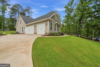 Harbor Club gated community. Gently lived in Craftsman style - photo 4
