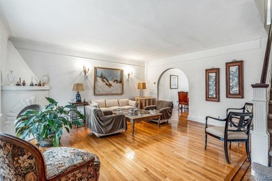 Updated one-family attached brick townhouse nestled in the heart - photo 4