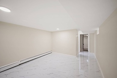 Beautifully renovated single-family home featuring 4 bedrooms - photo 14