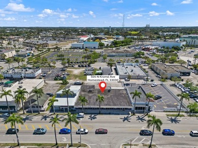 Prime location for this commercial 7,640 sq ft building with a - photo 2