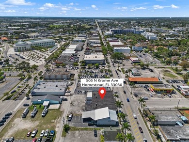 Prime location for this commercial 7,640 sq ft building with a - photo 3