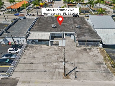 Prime location for this commercial 7,640 sq ft building with a - photo 6
