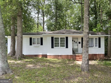 (private lake, pond, creek) Home For Sale in Swainsboro Georgia