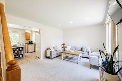 Lovingly maintained by the same owners for 19 years, this - photo 6