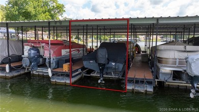 Lake views and easy lake living await! This 2-bedroom, 1-bath - photo 6