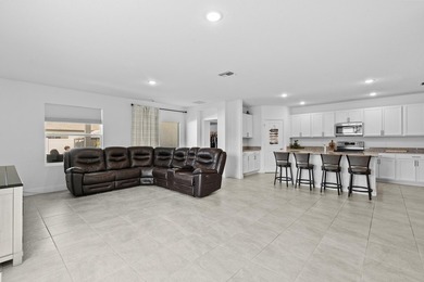 Stunning 2024-built Palmera model featuring a highly - photo 14