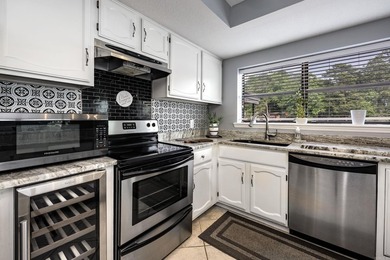Nestled within the prestigious, wooded shores of Lake Hamilton - photo 15
