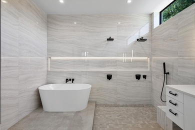 Built by Marc Julien and completed in 2021, this modern - photo 15