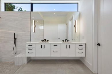Built by Marc Julien and completed in 2021, this modern - photo 16