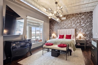 This is exactly what North Loop loft living should feel like - photo 19