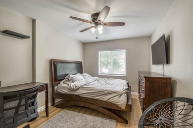 Beautiful 4-bedroom, 3-bath home located in a desirable gated - photo 23