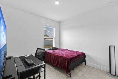 Stunning 2024-built Palmera model featuring a highly - photo 26