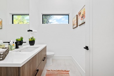 Built by Marc Julien and completed in 2021, this modern - photo 31