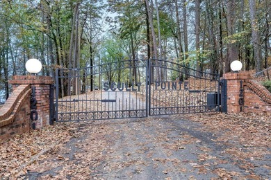 Nestled within the prestigious, wooded shores of Lake Hamilton - photo 35