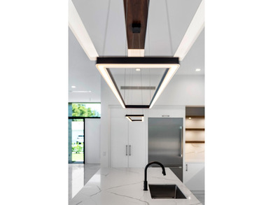 Built by Marc Julien and completed in 2021, this modern - photo 36