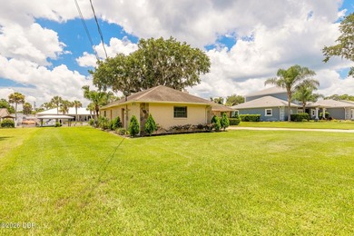 Some properties are about the house. This one is about the life - photo 41