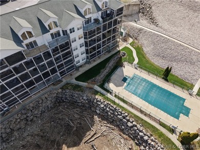 This spacious 5-bedroom, 3-bathroom two-story condo located in - photo 3
