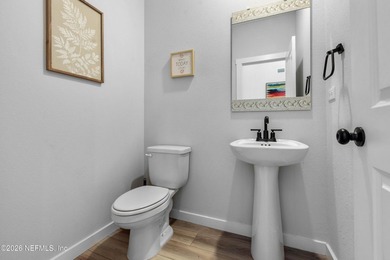 Welcome home to this beautifully designed 5-bedroom, 3.5-bath - photo 14