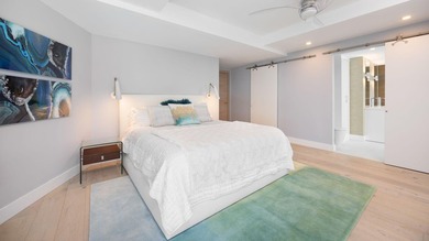 On the sand, a completely reimagined coastal contemporary - photo 22